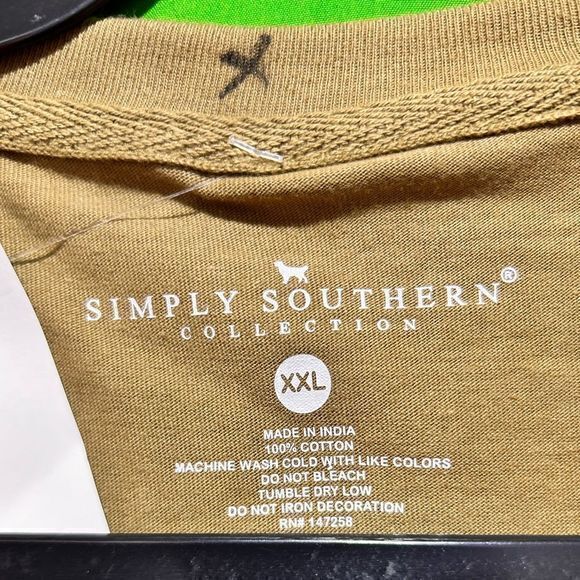 NWT Simply Southern “Less People More Dogs” Long Sleeve Tshirt Tulepo Honey XXL - Picture 4 of 4